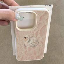 1件 TPU材質 溫柔優雅裸粉色蕾絲花卉天鵝圖案手機殼，適用於 iPhone 17 Pro Max/17/16 Pro Max/15/13/12/11/S20 FE/A15/S24/A55/Note 11/Note 12/Note 13 Pro，全包覆防摔軟殼保護套 - 白色 - 查看 4