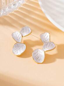 1 Pair Unique Niche Summer New Bohemian Style Soft White Textured Layered Leaf-Shaped Women's Stud Earrings - White - View 2