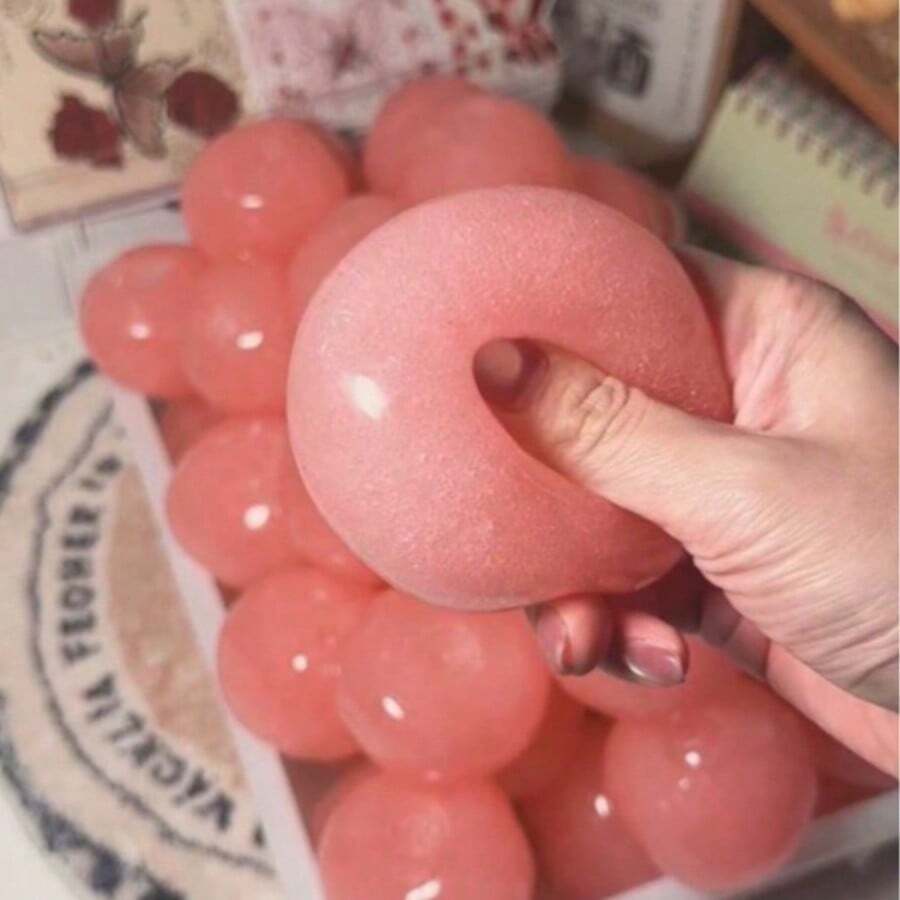 1pc Peach Ice Cream Ball Handmade Texture Crunchy Squeeze Stress Relief Toy - 彩色 - 查看 1
