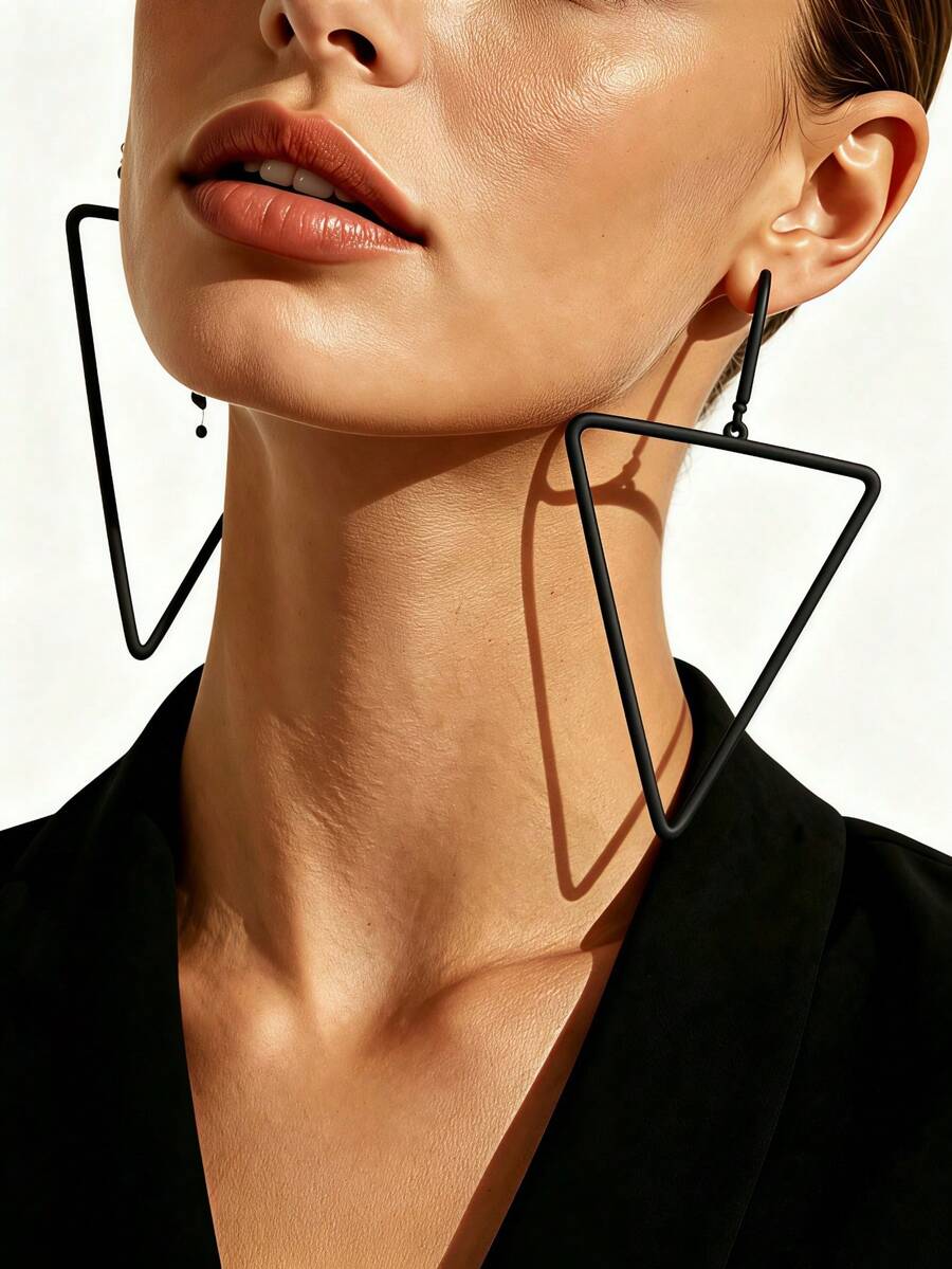 1 Pair Minimalist Casual Personalized New Geometric Exaggerated Oversized Triangle Iron Wire Fashion Creative Ear Clips Earrings - Black - View 1