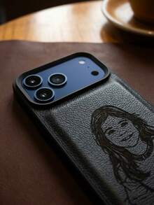 個性化客製線條繪圖設計荔枝紋 PU 皮革手機殼，相容 iPhone 17 16 15 14 13 12 11 Pro Max 與 Plus 系列，鏡頭保護、防震耐磨，UV 列印工藝，手寫刷筆風格，生日與週年紀念完美禮物 - 黑色 - 查看 5