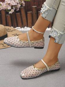 Sepasang Sepatu Flat Mary Jane Wanita Motif Polka Dot Jala Bernapas dengan Paku Keling, Cocok untuk Liburan/Perjalanan/Kencan/Pakaian di Rumah - Putih - View 5