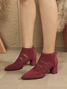Sandal Wanita Model Terbaru Warna Burgundy dengan Renda dan Jala, Ujung Lancip, Hak Tebal, Sepatu Bot Pendek, dan Sepatu Bot Setinggi Mata Kaki - Burgundy - View 3