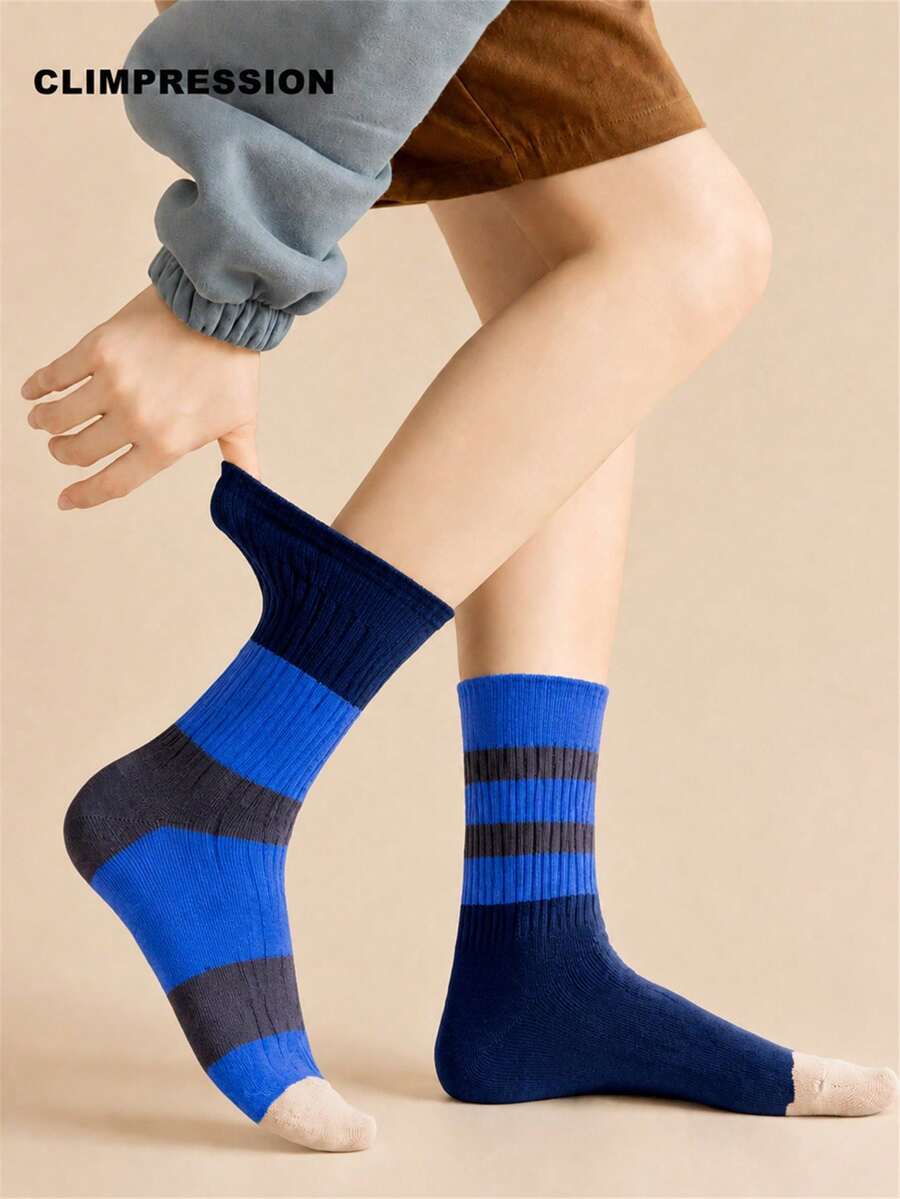 CLIMPRESSION Women's Colorblock Striped Boat Socks, Asymmetric Dual-Color Ribbed Knit Mid-Calf Socks, Fashion Contrast Toe Casual Cotton Socks - Blue - View 1