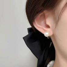 1 Pair Fashionable New Faux Pearl Copper Earrings For Women, Spiral Design, No Piercing Silicone Ear Clips, Suitable For Daily Wear - Ear Clip - View 4