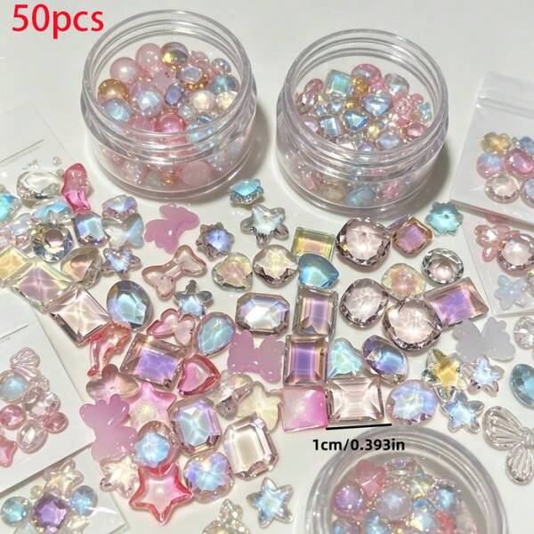 50 Stück zufällige Stile Macaron-Farbe Aurora-Harz-Strass-Mehrform-Dekorationsanhänger, DIY-Nagelkunst-Zubehör, Cremekleber-Handyhülle D-förmige Clip-Zubehör