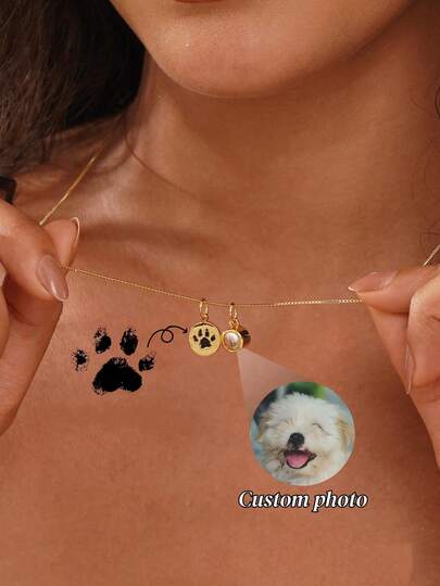 1PC Double Pendant Combination Pet Memorial Gold-Plated Necklace, Round Pendant With Laser Engraved Cat/Dog Paw Print Pattern, Paired With Embedded Private Photo Projection Bead Pendant, Delicate Versatile Square Box Chain, Stainless Steel Gold-Plated Material, Supports Uploading Pet Photo To Create Hidden Projection Image, Suitable For Pet Memorial, Pet Owner Daily Wear, Pet Birthday Gift, Niche Thoughtful Pet Keepsake Jewelry, Combines Paw Print Engraving And Photo Projection Dual Customization