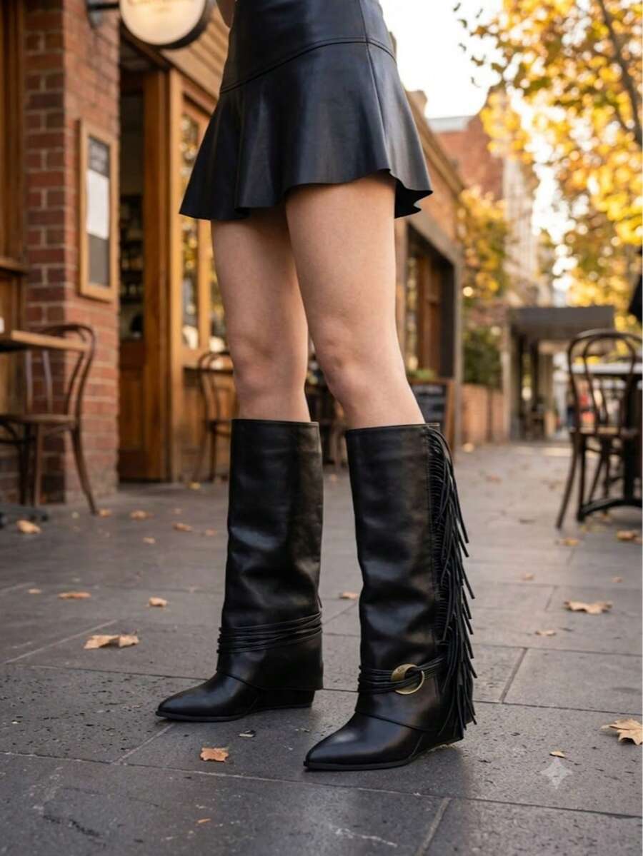 女款高筒折疊設計流蘇裝飾黑色靴子 楔形高跟 尖頭 時尚派對性感女靴 適合日常、室內/戶外、派對，可搭配裙子 扣飾設計 女款時尚靴 膝高靴 一腳蹬舒適靴 - 黑色 - 查看 1