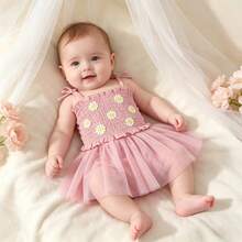 Conjunto de 2 piezas para bebé recién nacida (niña) con camisola de volantes con estampado floral y shorts de malla, estilo ligero de verano - Rosado Sandía - Ver 2