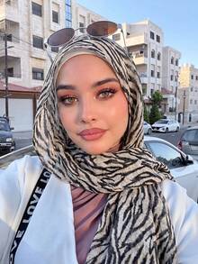 1条女士围巾，波西米亚豹纹印花头巾，轻盈透气，适合日常佩戴、海滩度假、休闲出行、配饰等场合。 - 卡其黑 - 查看 4