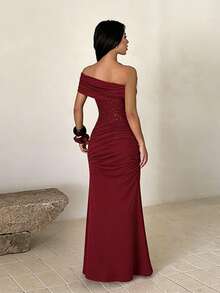 Elegant Women's Burgundy Slim Fit Evening Gown, Long Knit Maxi Dress, Asymmetrical Neckline And Backless Design, Suitable For Autumn Wedding - Burgundy - View 2