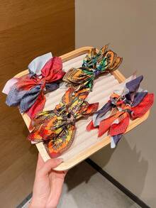 2入女款時尚新款馬卡龍色腰果形小碎花蝴蝶結鯊魚髮夾，適合日常休閒後髮造型，度假與各種節日拍照，波希米亞風，四季可戴，送女友的髮飾禮物，日常通勤約會使用，青春感，滿足日常穿搭需求，海灘度假，易造型，實用單品 - 彩色 - 查看 6