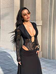 1 buah Bodysuit Seksi Modis Berenda Transparan dengan Leher Rendah - Hitam - View 5