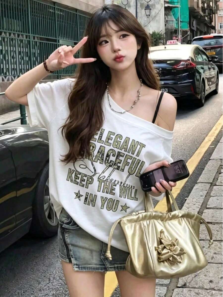 街头嘻哈印花不对称肩短袖T恤,性感露脐白色上衣,夏季休闲之选 - 白色 - 查看 1