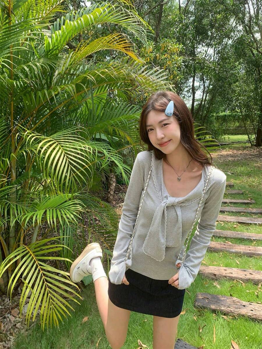 女款條紋蕾絲拼接蝴蝶結長袖T恤,修身貼身內搭上衣,秋季 - 灰色 - 查看 1