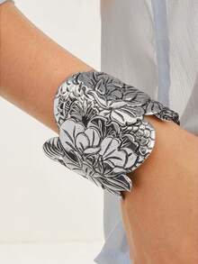 Nocturel 1pc Vintage Distressed Halloween Skull & Snake Exaggerated Large Silver-Tone Bangle Bracelet, Personalized & Versatile For Women - Antique Silver - View 1