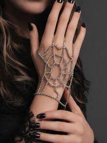 1 pieza Cadena de mano con telaraña de strass completa, anillo de mano conectado con telaraña de strass hueca, accesorio de mano estilo gótico punk de terror de Halloween para fiesta y cosplay de mujer - diamantes de imitación - View 3