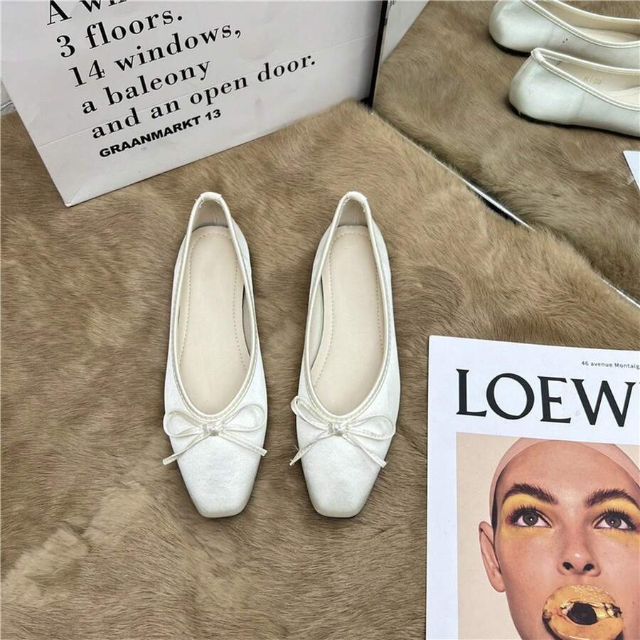Women Flats - Color - View 1