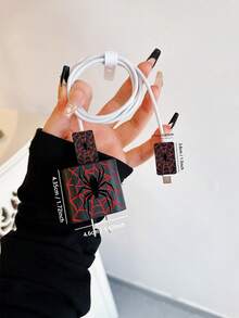 4件組紅色蜘蛛網圖案手機充電配件組，包含1個充電頭保護套 + 1條白色數據線束帶 + 2個數據線保護套，相容 Apple 11/12/13/14/15/16/13 Pro Max/16 Pro Max/17 Pro Max - 彩色 - 查看 2