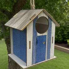 Set di casette per uccelli in legno da appendere in vari stili, nido per uccelli stile cottage rustico con gancio in corda, casetta per uccelli con motivi a righe blu e bianche/stelle cave/mattoni rossi/fiori rosa/regalo di Natale, decorazione per giardino esterno, albero e veranda, regalo di giardinaggio per gli amanti degli uccelli - D - Visualizzare 3