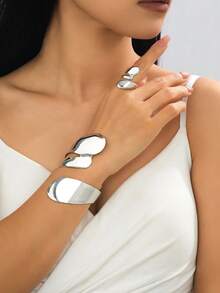 2pcs Fashion Punk Heavy Metal Exaggerated Asymmetrical Open Ring & Bracelet Set For Women - Silver - View 1