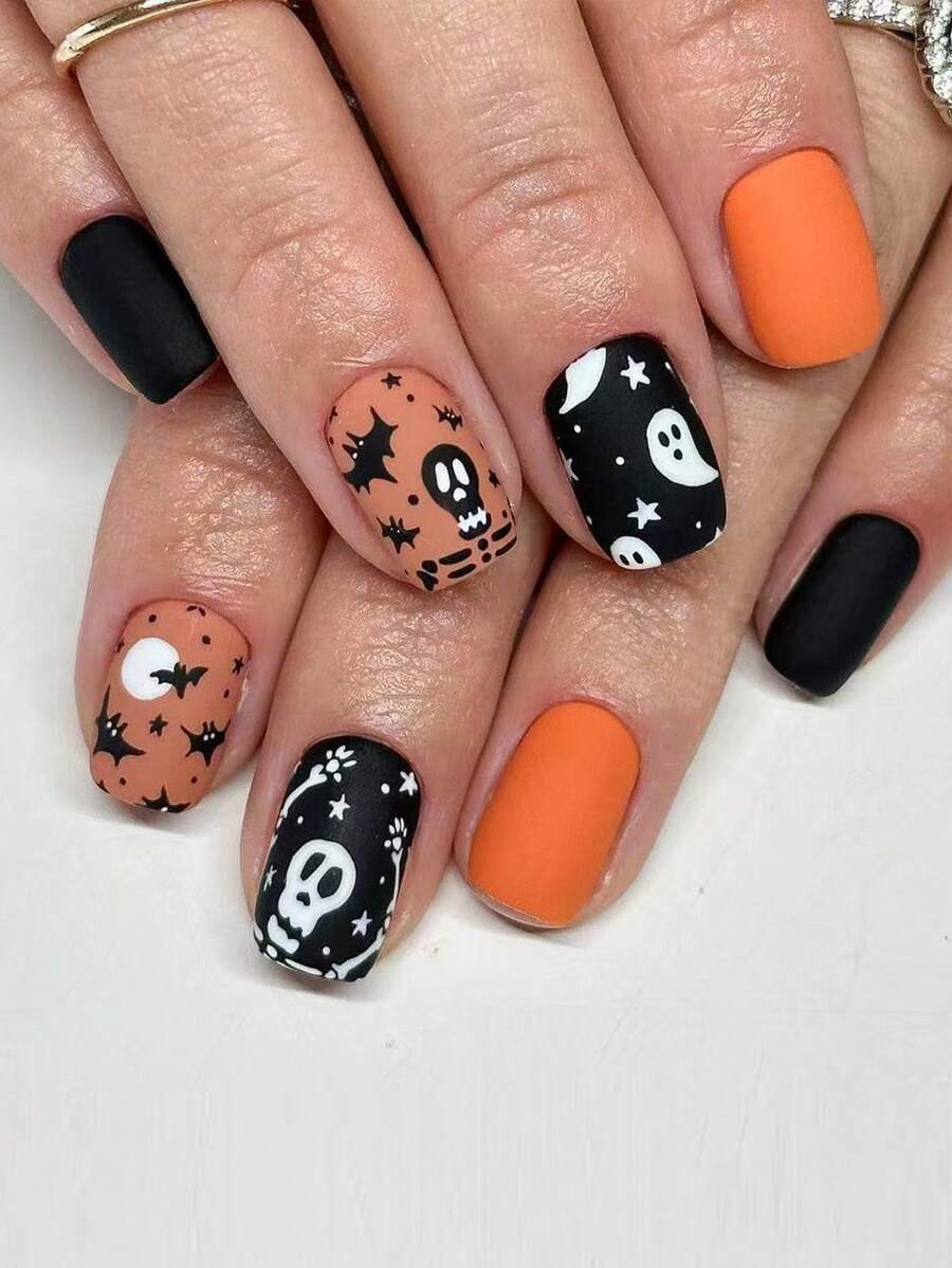 24 piezas de uñas postizas cuadradas y lindas, cortas y coloridas con patrón de fantasma y calavera para Halloween - Multicolor - Ver 1