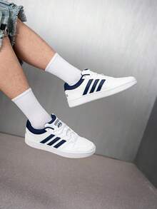 Adidas Men's HOOPS CLASSIC 2026 Summer New Basketball Style Casual White Sneakers KI1058 - White/Dark Blue/Orbital Gray - View 2
