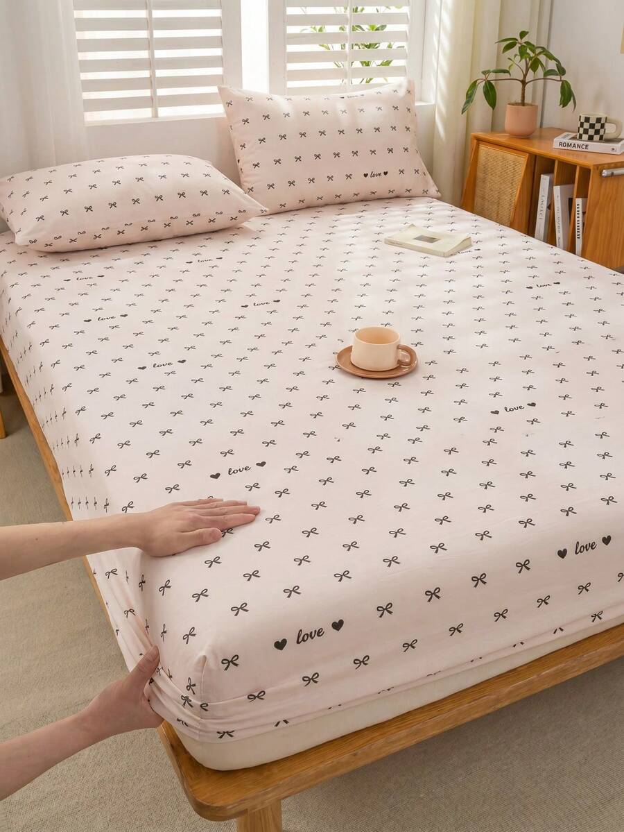 1 buah Sprei Fitted Motif Hati dan Pita Bergaya, Penutup Kasur, Cocok untuk Kasur Ukuran Double, Full, Queen, Standar, Cocok untuk Kasur dengan Ketebalan 11,8 Inci, Lembut dan Bernapas, Tahan Kerut, Cocok untuk Tidur, Dapat Dicuci dengan Mesin, Cocok untuk Penggunaan di Asrama Sekolah. - MultiWarna - View 1