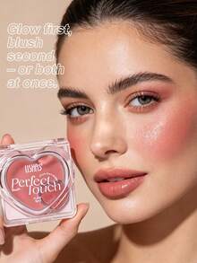 USHAS Perfect Touch 2-in-1 Blush & Highlighter, Perona Pipi Krim Berbentuk Hati dengan Glitter, Pewarna Pipi Merah Muda Alami, Warna Tahan Lama dan Mudah Dibaurkan, Highlighter untuk Kilau Wajah, Palet Makeup Portabel yang Lucu, Cocok untuk Penggunaan Sehari-hari & Pesta - #02 Seri Merah Muda Peach Lembut - View 3