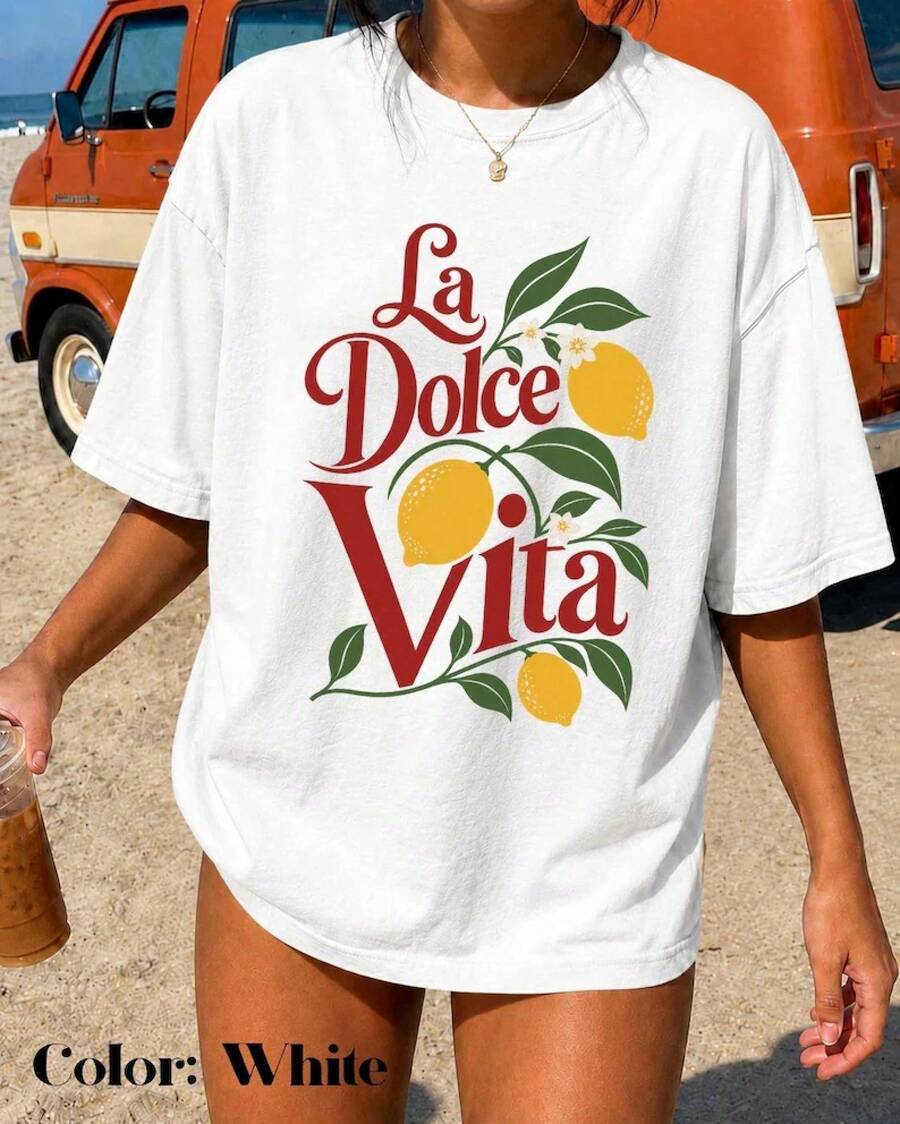 Camicia La Dolce Vita al Limone | ® Maglietta per Vacanze Estive, T-Shirt per Uomo e Donna, Stile Y2K, Abbigliamento Estivo, Top Estivi - Bianco - Visualizzare 1