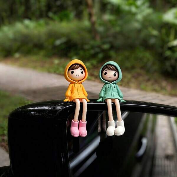 2 piezas Adorno creativo y lindo de impermeable para niña pequeña, decoración DIY para interior de coche, escritorio de oficina y pantalla de computadora, adorno para parejas, regalo para eventos de vacaciones y cumpleaños