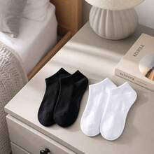 4 Pairs Versatile Sweat-Absorbent Sports Solid Color Boat Socks Non-Slip For Men And Women - Invisible Socks - View 4