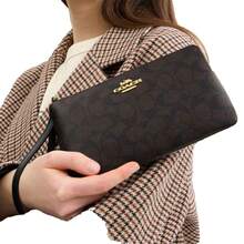 Coach Printed Ladies' Clutch Bag CZ277IMXAQ - 胡桃木色佐黑色CZ277IMXAQ - 查看 2