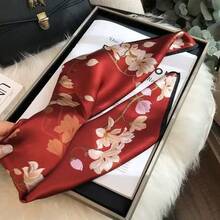1件新款多功能女款印花方巾，緞面絲綢觸感髮飾頭巾髮帶披肩 - 紅色 - 查看 4