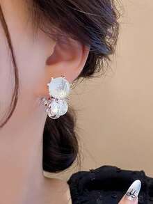 1 Pair Of Niche Minimalist Ice Transparent Bead Earrings Suitable For Women's Daily Commuting - Clear - View 3