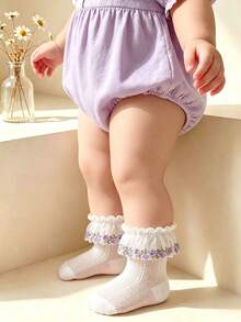 1 Pair Girls/Infant White Lace Socks, Purple Embroidered Lace Mesh Breathable Fashion Princess Socks, Floral Vine Decor Lace, Soft Comfortable Short Socks, Suitable For Infant Daily Wear/Holiday Gift/Valentine's Day Outfit/Wedding Season Outfit - White - View 2