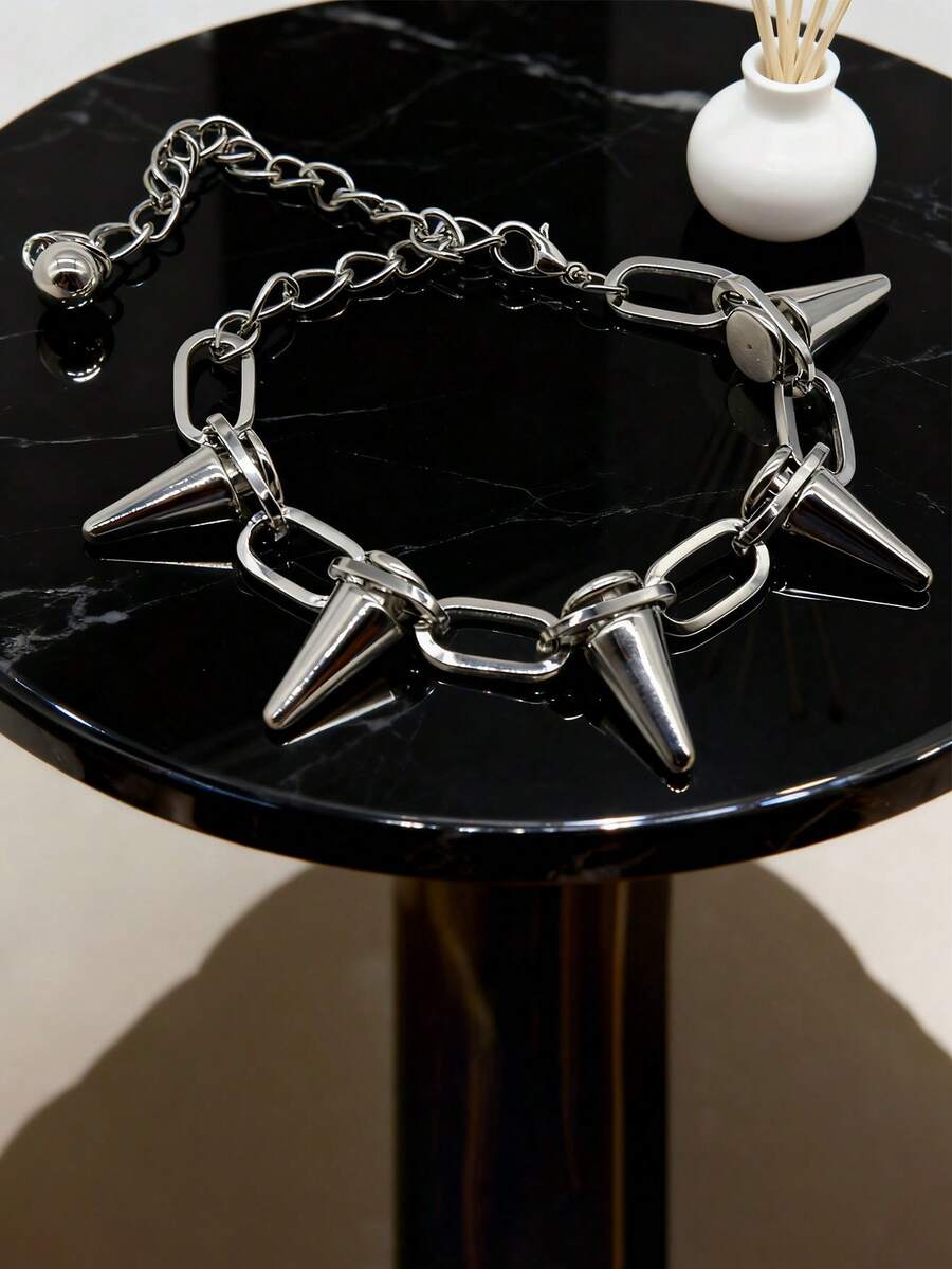 1pc New Fashion Alloy Jewelry Vintage Exaggerated Pointed Rivet Steering Wheel Chain Punk Bullet Chain Personalized Car Decoration - Studded Steering Wheel Chain - View 1