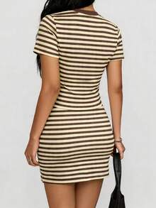 Ensemble 2 pièces rayé rose & marron pour femmes Vaiaye, T-shirt à manches courtes col rond & mini-jupe à cordon de serrage, tenue décontractée Y2K, top de vacances d'été à la plage, Vacationcore - rayures jaune-brun - Voir 2