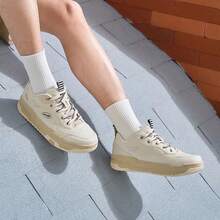 XTEP Sepatu Skate Olahraga Pria Ringan, Serbaguna, Kasual, Nyaman, dan Baru - Teh putih - View 2