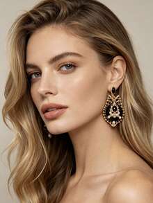 1 Pair Vintage Palace Style Hollow Gold Frame Earrings, 2 Styles Available, Black Agate Inlaid With Pearl Accents, Lightweight Luxury Retro Pendant Earrings, European And American Evening Party Daily High-End Women's Accessories - Multicolor - View 9