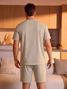 Set Kasual Pria: Kaos Lengan Pendek Kerah Bulat dan Celana Pendek Tali Serut - Light Grey - View 7