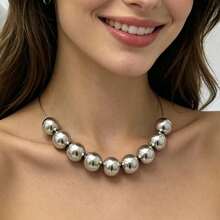 Fashionable Personalized Exaggerated Ball Necklace For Women, Creative Niche High-End Beaded Collarbone Chain - Multicolor - View 5