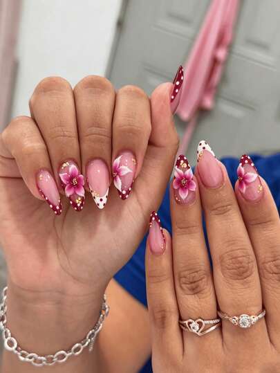 24 pièces Faux ongles à coller de forme amande moyenne, bordeaux et blanc à pois, style French, en acrylique, avec décor 3D fleur rose et perles dorées, style élégant et romantique, set d'ongles pour usage quotidien, rendez-vous, mariage, fête, vacances et séance photo, accessoires et fournitures pour ongles pour femmes