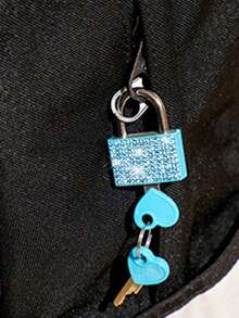 Mini Shiny Crystal Key Padlock - Metal Mini Lock With 2 Keys, Heart Pattern Metal Lock, No Assembly Required, Luggage Lock, Locker Lock, Small Luggage Padlock, Suitcase Lock, Metal Key Padlock, Suitable For Luggage, Gym Locker, Pencil Case, Backpack, Suitcase And Storage Cabinet, School Gym Classroom Matching Game Travel Backpack, Back To School, Travel Accessories, School Gym Locker, Sports Locker, Fence, Toolbox, Suitable For Graduation, Teacher's Day Gift - A - View 7