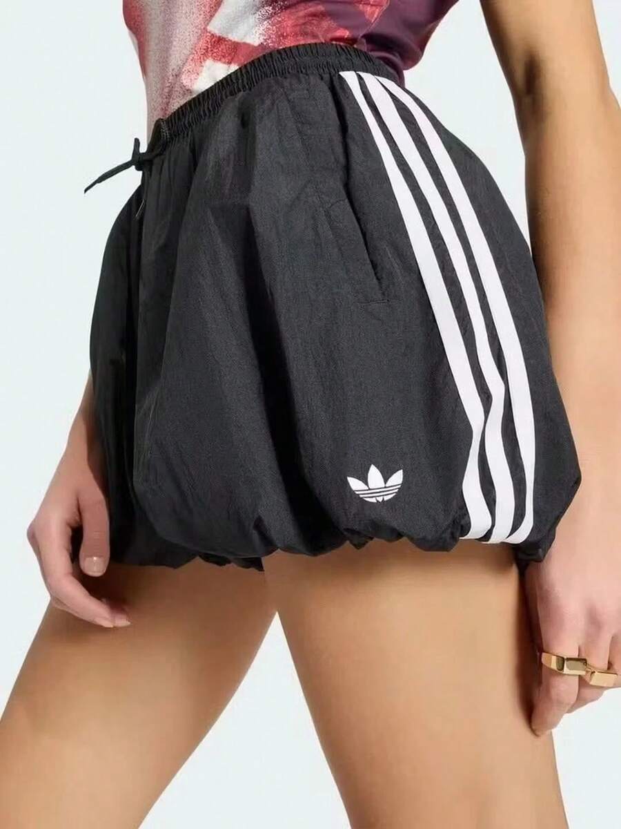 Adidas Clover-Patterned Loose-Fitting Outdoor Woven Women's Lantern Shorts - Black and White - View 1