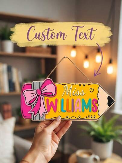 1 buah Gantungan Pintu Kayu Kustom Personalisasi dengan Pita Pensil Besar untuk Nama Guru, Gantungan Dekorasi Kelas dengan Teks Kustom, Pita Merah Muda, Hadiah Apresiasi Guru untuk Liburan Kembali ke Sekolah, Gantung di Pintu Kelas, Rumah, Sekolah, Prasekolah, Pintu Masuk, Gantungan Dinding Kayu