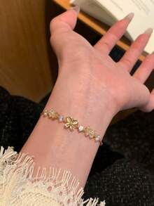 1件奢華小眾時尚水鑽愛心造型女款手鍊，派對送給朋友的禮物 - 金色 - 查看 3
