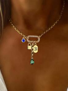 قلادة فاخرة بقطعة واحدة مع إبزيم بيضاوي وحروف من A إلى Z، سلسلة متعددة التعليقات مع شرابات وحروف فريدة وفاخرة، للسيدات والفتيات للاستخدام اليومي والعمل والحفلات - ذهبي أصفر - مشاهدة 2