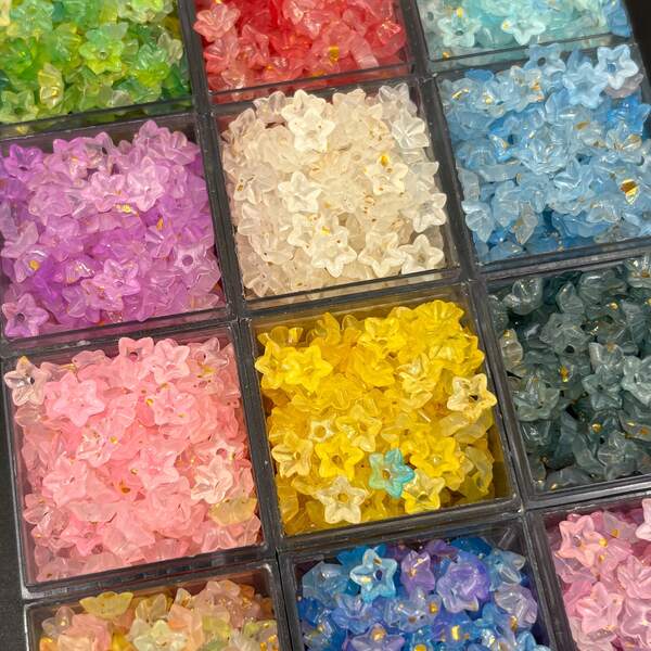 200pcs Gradient Frosted Matte 3D Plum Flower Acrylic Spacer Beads With Middle Hole Handmade Supplies For Jewelry Making & Clothing Decorations