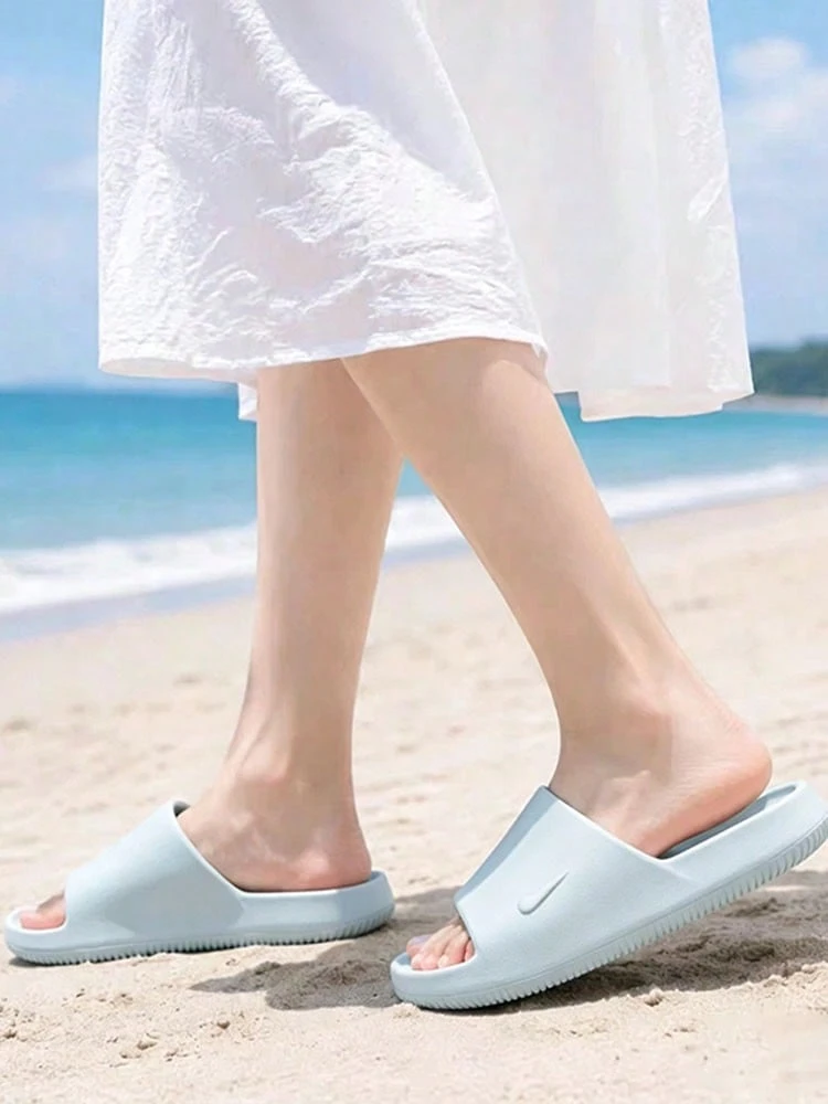 Nike Calm 2.0 Women's Slides Light Green - Light Green - View 1
